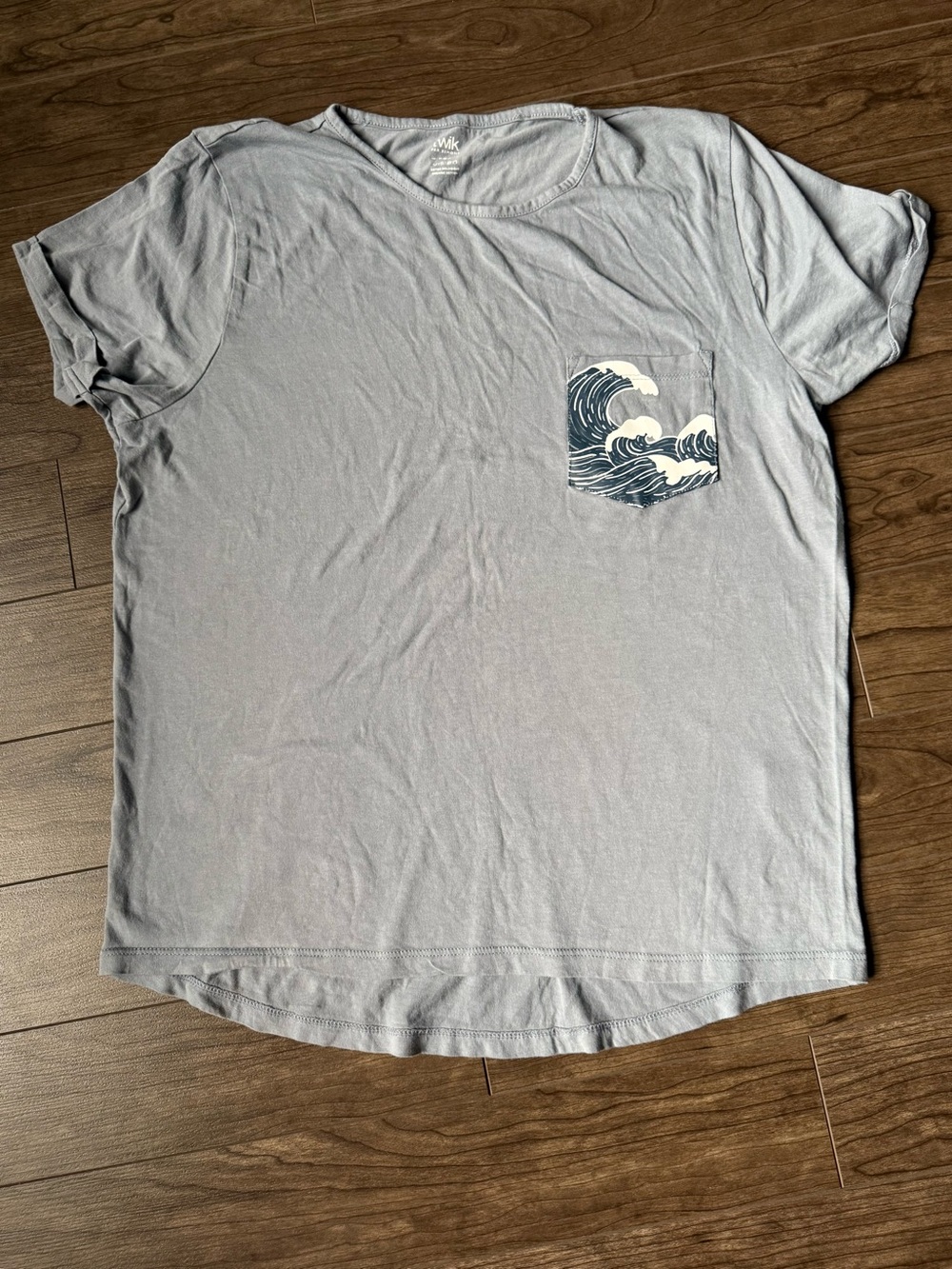 Twik by Simons Women’s Blue‑Gray Organic Cotton Wave Pocket Tee – Size M